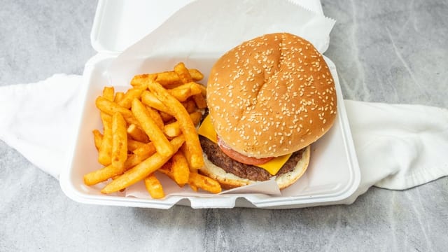 Kids' Cheeseburger Special.